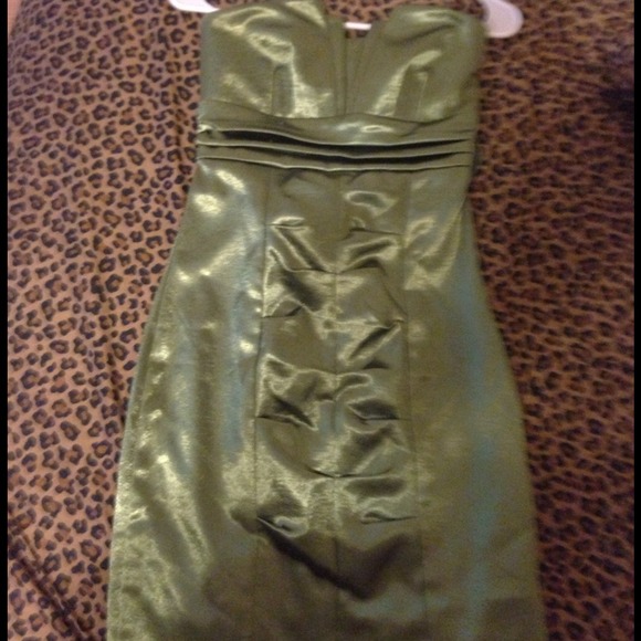 Mid length green strapless evening dress