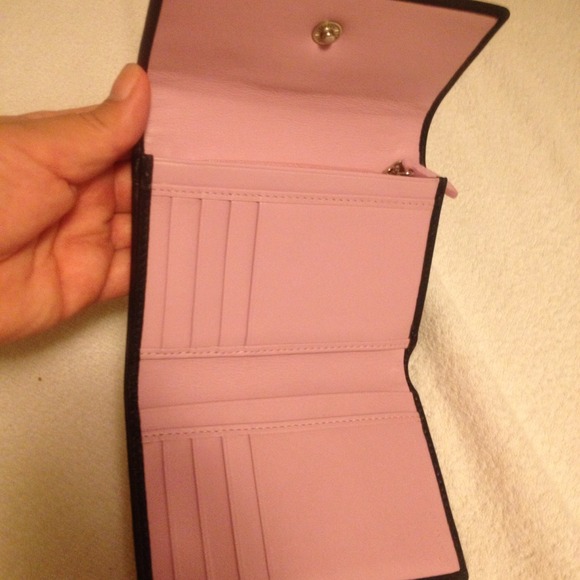 Authentic Coach Black Leather Snap Wallet - Picture 2 of 4