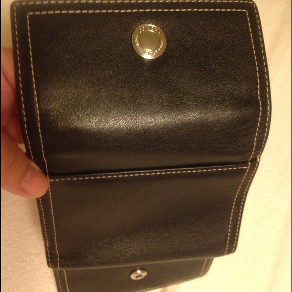 Authentic Coach Black Leather Snap Wallet - Picture 3 of 4