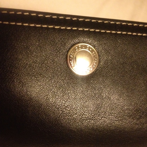 Authentic Coach Black Leather Snap Wallet - Picture 4 of 4
