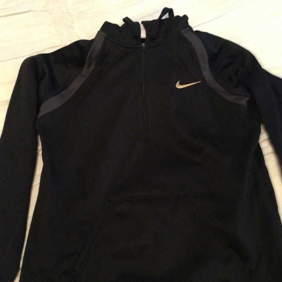 🚫SOLD🚫 Nike Womens Size Medium Half Zip