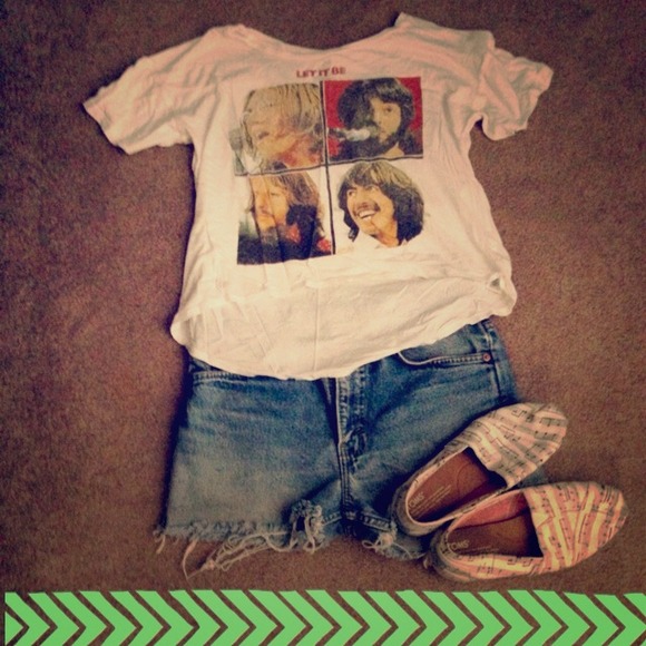 💌Sold💌Beatles let it be hi lo tee