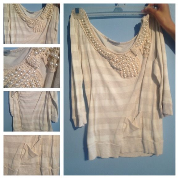 3/4 length sleeves, tan and off white bow top