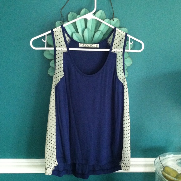 Gorgeous flowy tank top