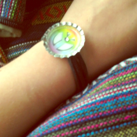 Trendy magnet peace bottle cap looking bracelet