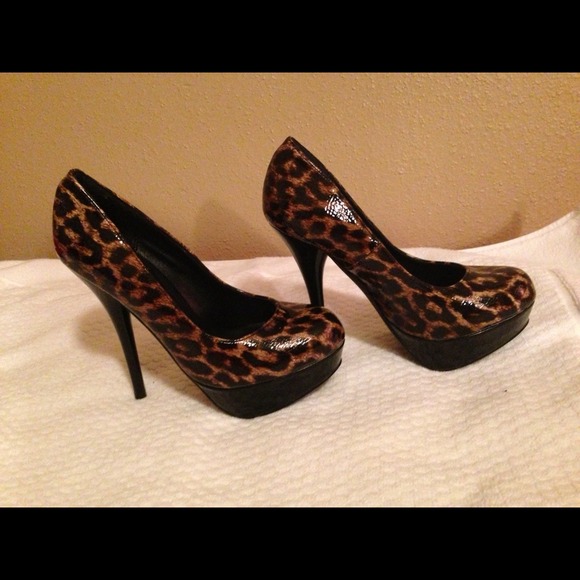Black cheetah print heel with black heathen