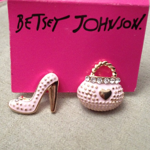 Betsey Johnson miss matched earring set. - Picture 1 of 2