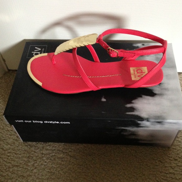 ❌❌SOLD ON EBAY❌❌Coral flat thing sandal - Picture 2 of 3