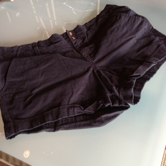 🌟SOLD in a bundle🌟 Old Navy shorts 3.5" in black