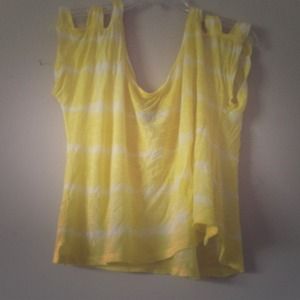 ❌TRADED❌Kohls open bow shoulder tee