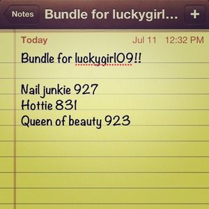 Bundle of 3 nail polishes