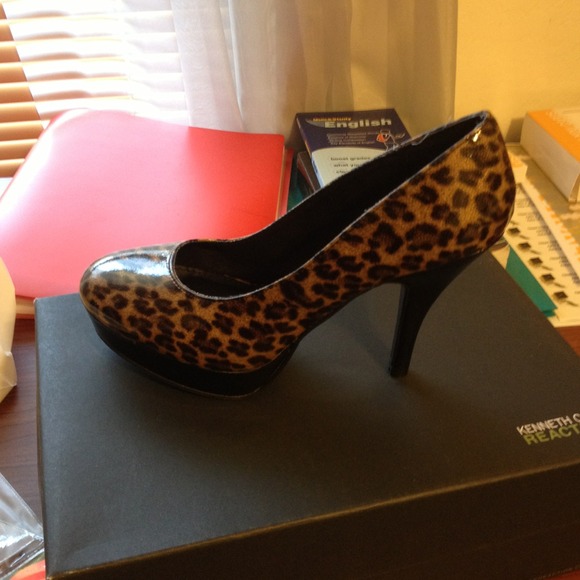 Kenneth Cole Pumps - Picture 2 of 2