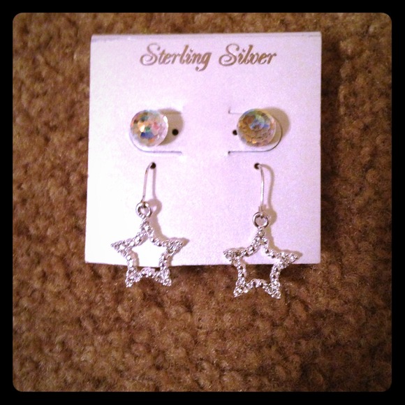 Earrings - Picture 1 of 3