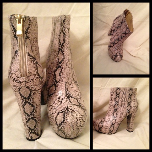 Faux Leather Boots 🐝 - Picture 2 of 3