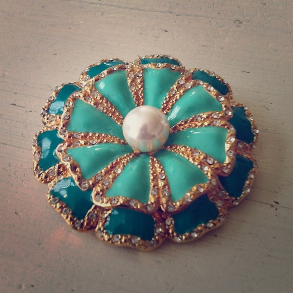 "Vintage" Banana Republic Pin