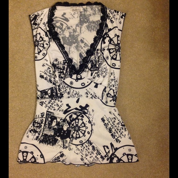 X SOLD X - Black & White Oriental Top w tied back - Picture 2 of 2