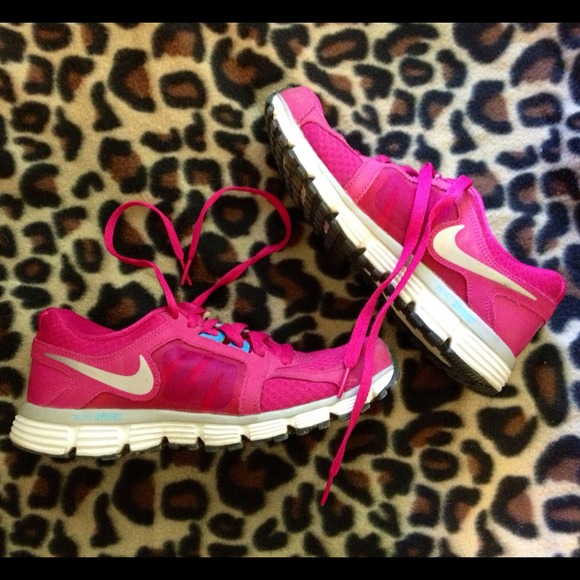 Nike Dual Fusion size 7.5 PINK and BLUE!