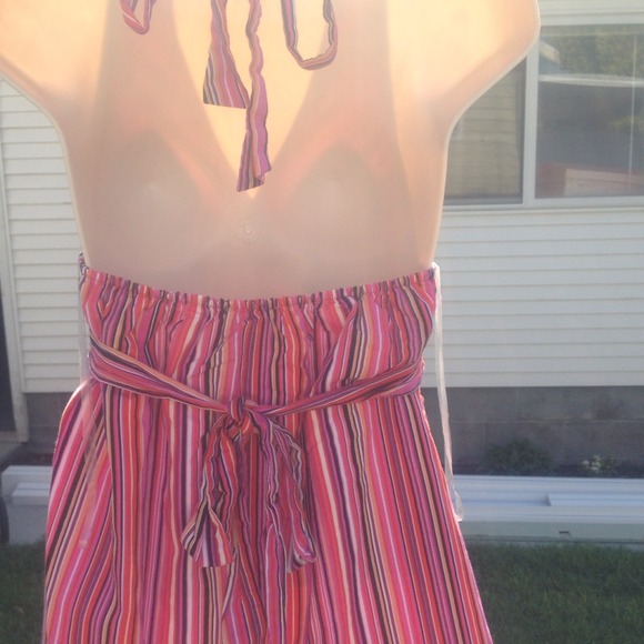 Halter tops, perfect for your everyday wear. - Picture 2 of 3