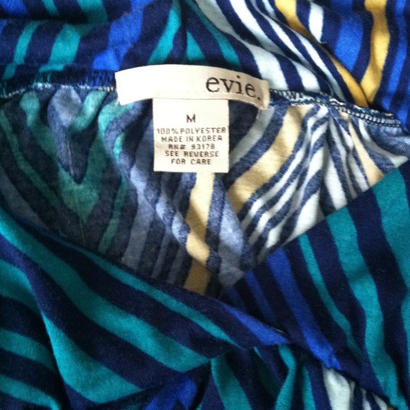 NWOT geometric printed top - Picture 2 of 2