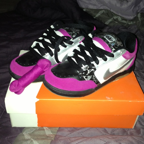 Nike Air Mogan