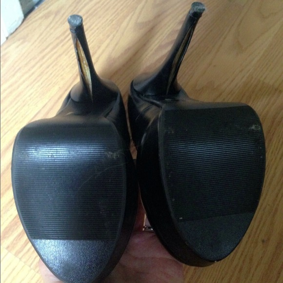 TRADED Black high heels - Picture 3 of 4