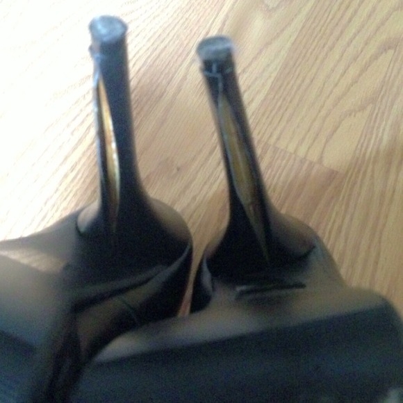 TRADED Black high heels - Picture 4 of 4