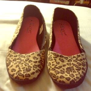 Cheetah / leopard slip on flats