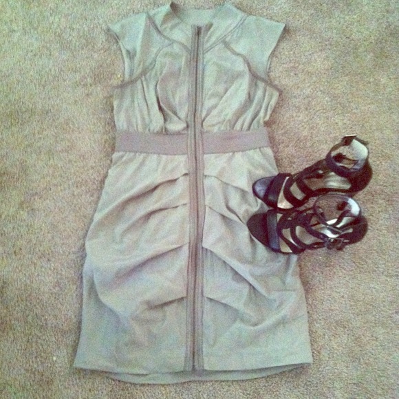 FLASHSALE!!!BEBE exposed zipper dress S