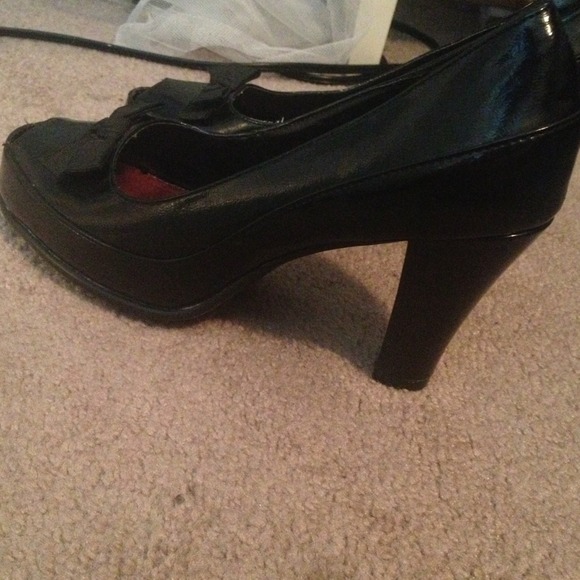 aerosoles  Shoes - Black peekaboo toe heals