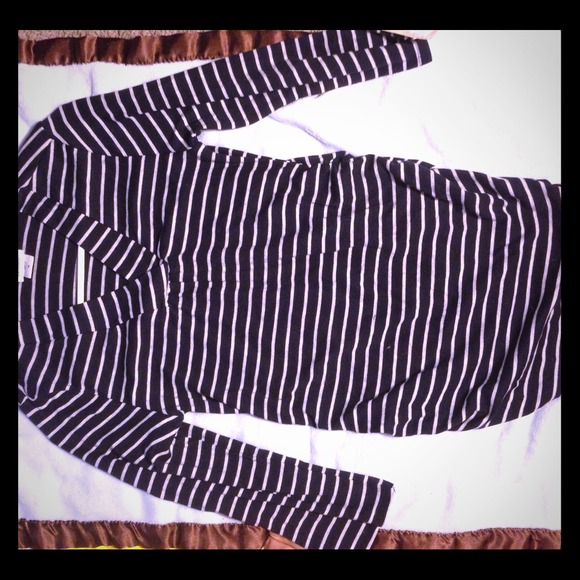 Blue/white maternity shirt