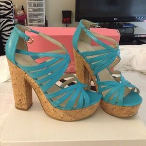 Heels in turquoise