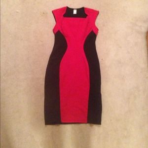 💢SOLD IN BUNDLE💢Red and Black Body Con Dress