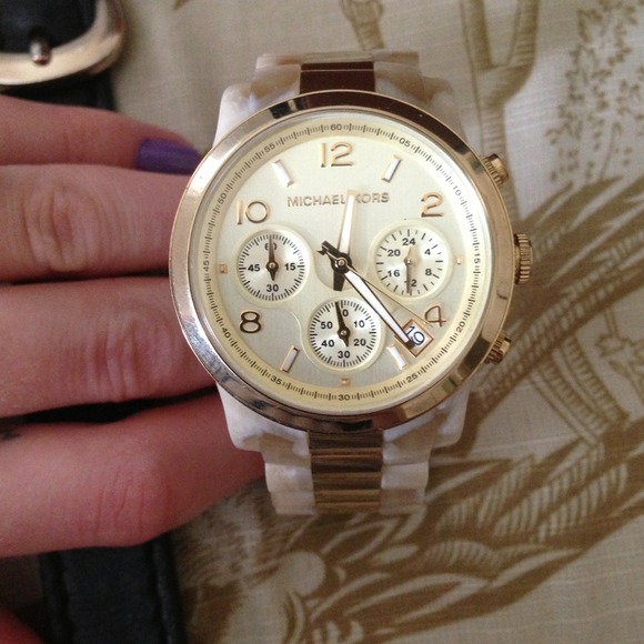 *RESERVED*Michael Kors watch