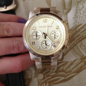 *RESERVED*Michael Kors watch
