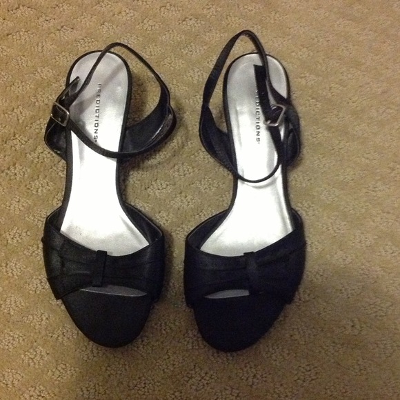 Predictions small heeled open toe formal shoe