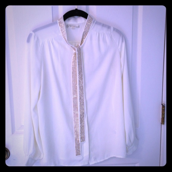 Reduced. NWOT. white blouse.
