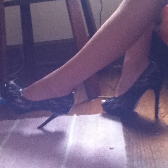 Heels - Picture 2 of 4
