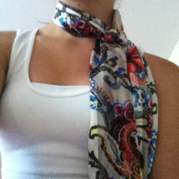 Scarf - Picture 2 of 4