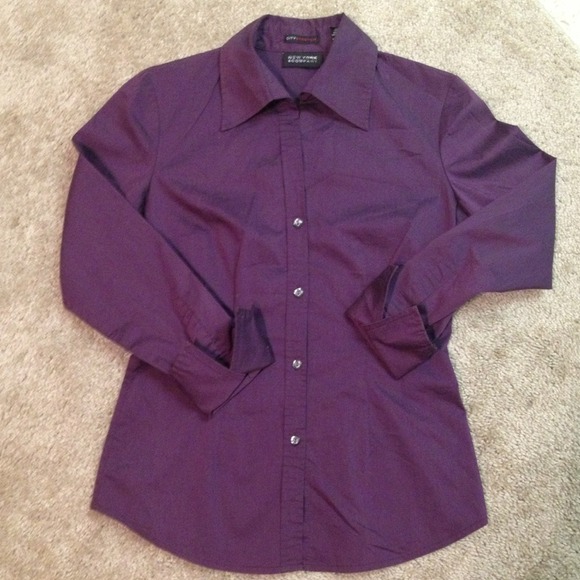 New York & Co.👚Purple Top - Picture 2 of 4