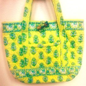 ❤SOLD❤Vera Bradley Retired Print Small Handbag