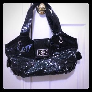 Black and silver sequin purse!