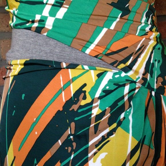 BCBGMAXAZRIA Gray & Bright Abstract Print Dress - Picture 3 of 4