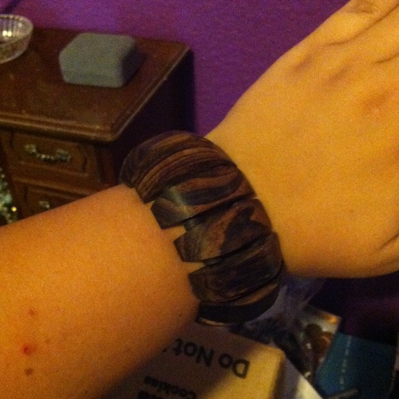 Wood stretch bracelet