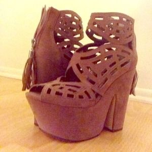 👠👠Michael Antonio cutout booties👠👠