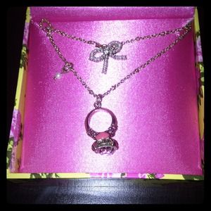 ❗SOLD❗Betsey Johnson double necklace
