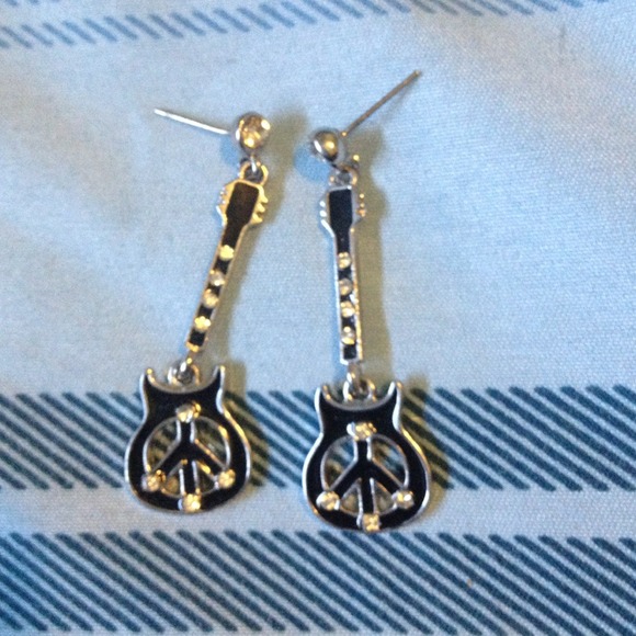 Guitar earrings