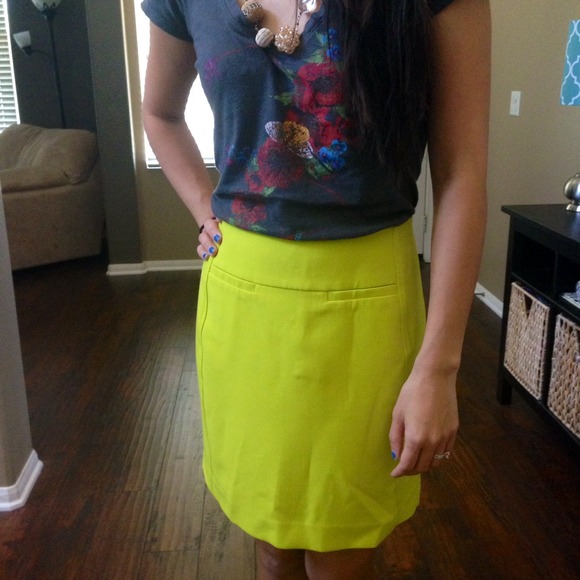 LOFT Skirts - 🎉HOST PICK🎉BRAND NEW❗ LOFT neon mini skirt. LOFT Skirts - 🎉HOST PICK🎉BRAND NEW❗ LOFT neon mini skirt.