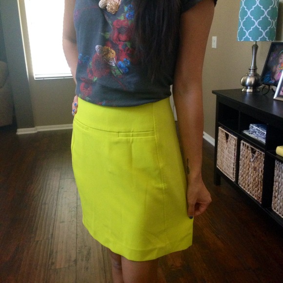 LOFT Skirts - 🎉HOST PICK🎉BRAND NEW❗ LOFT neon mini skirt. LOFT Skirts - 🎉HOST PICK🎉BRAND NEW❗ LOFT neon mini skirt.