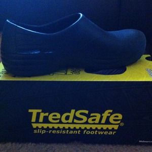 Slip-Resistant Restaurant Work Shoes