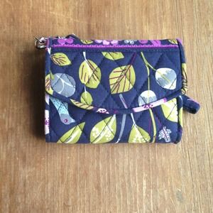 Smart phone wristlet